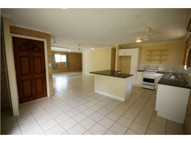 38 South Molle Boulevard, Cannonvale QLD 4802