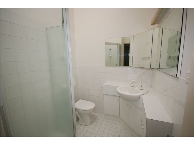 1/4 Border Drive, Cannonvale QLD 4802