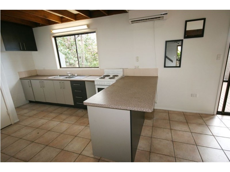 1/4 Border Drive, Cannonvale QLD 4802