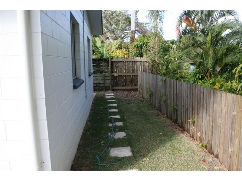 2/22 Wambiri St, Cannonvale QLD 4802