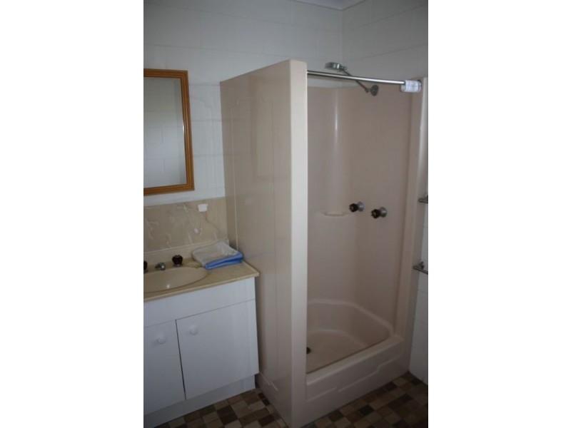 2/22 Wambiri St, Cannonvale QLD 4802