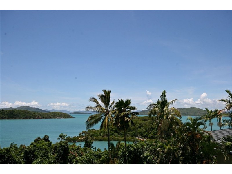 11 Warrain Street, Shute Harbour QLD 4802