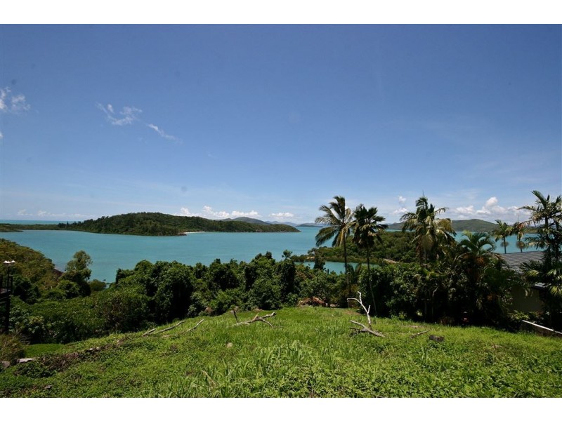 11 Warrain Street, Shute Harbour QLD 4802