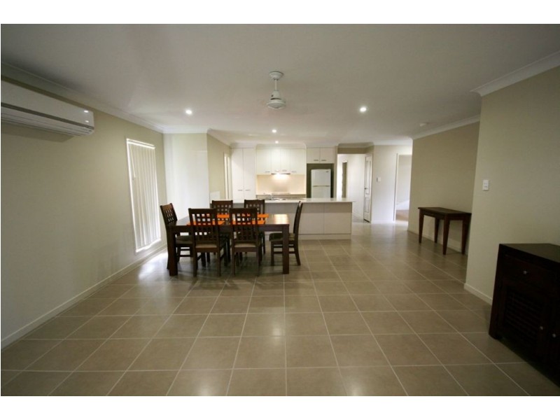 55 Parker Road, Cannonvale QLD 4802