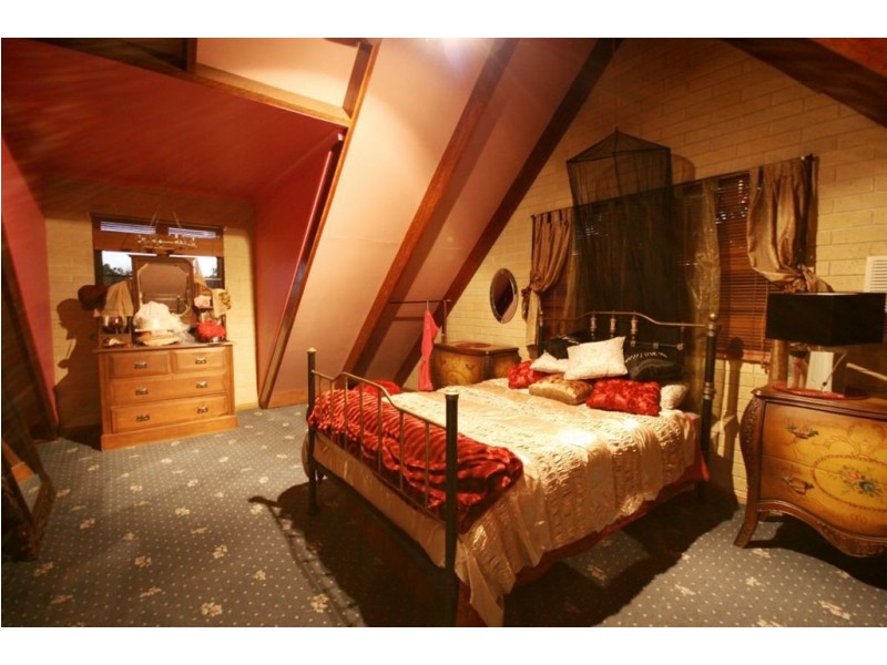 25 Laurina Drive, Strathdickie QLD 4800