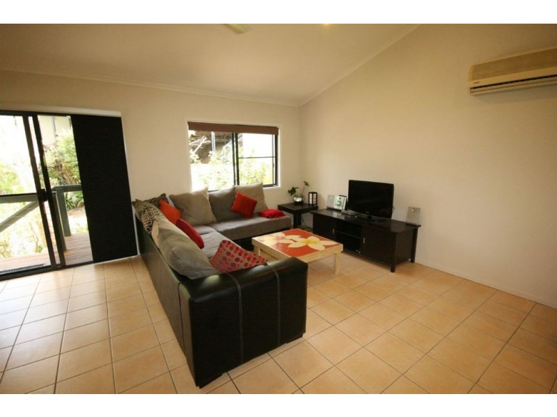 2/6 Border Drive, Cannonvale QLD 4802