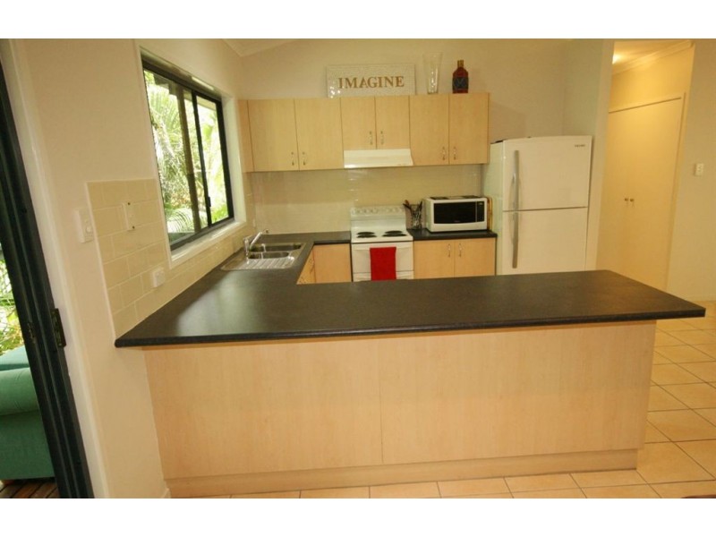 2/6 Border Drive, Cannonvale QLD 4802