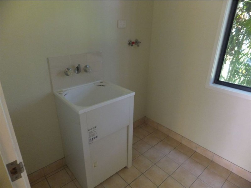 2/6 Border Drive, Cannonvale QLD 4802