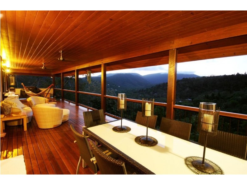 77 Pringle Road, Cannonvale QLD 4802