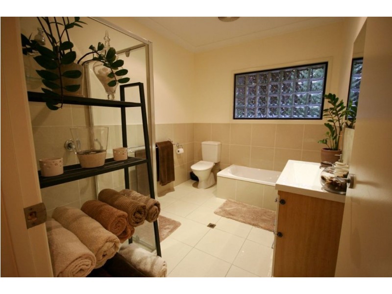 77 Pringle Road, Cannonvale QLD 4802