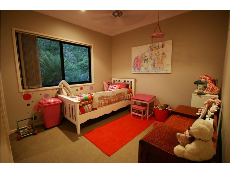 77 Pringle Road, Cannonvale QLD 4802