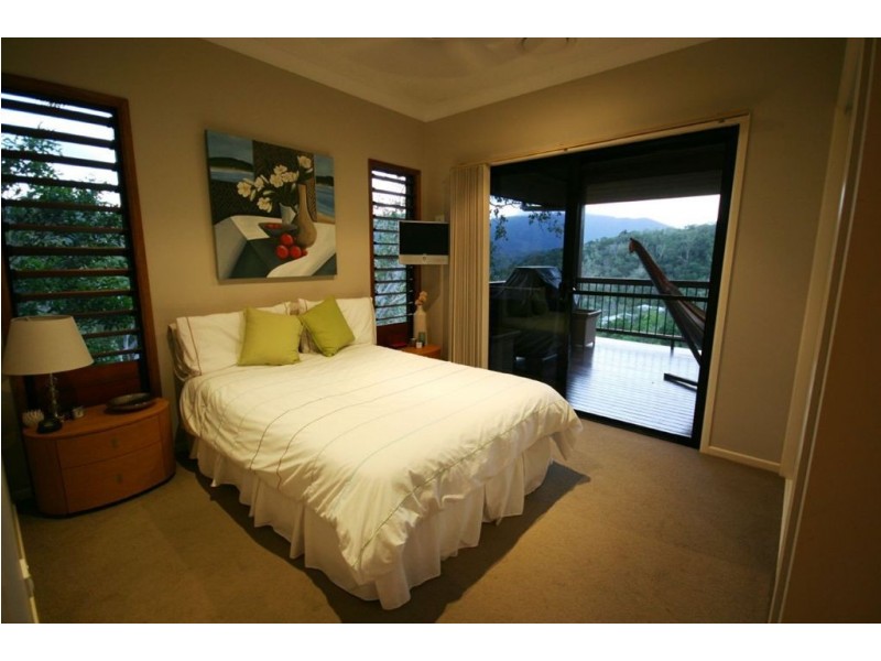 77 Pringle Road, Cannonvale QLD 4802