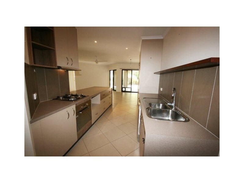 1/3 Wills Court, Cannonvale QLD 4802