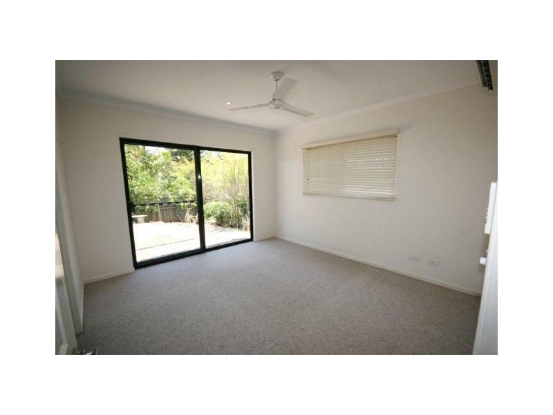 1/3 Wills Court, Cannonvale QLD 4802