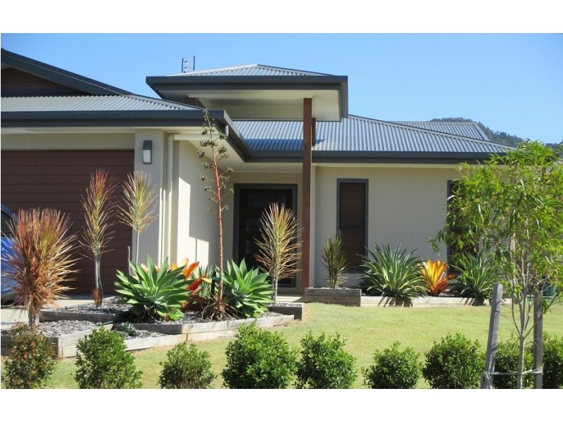 2 Twin Creek Court, Cannonvale QLD 4802