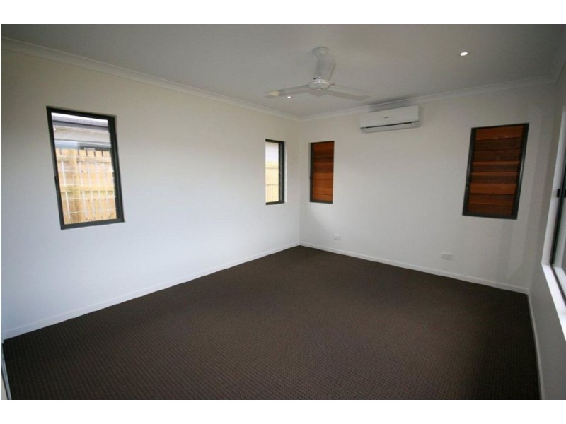 2 Twin Creek Court, Cannonvale QLD 4802