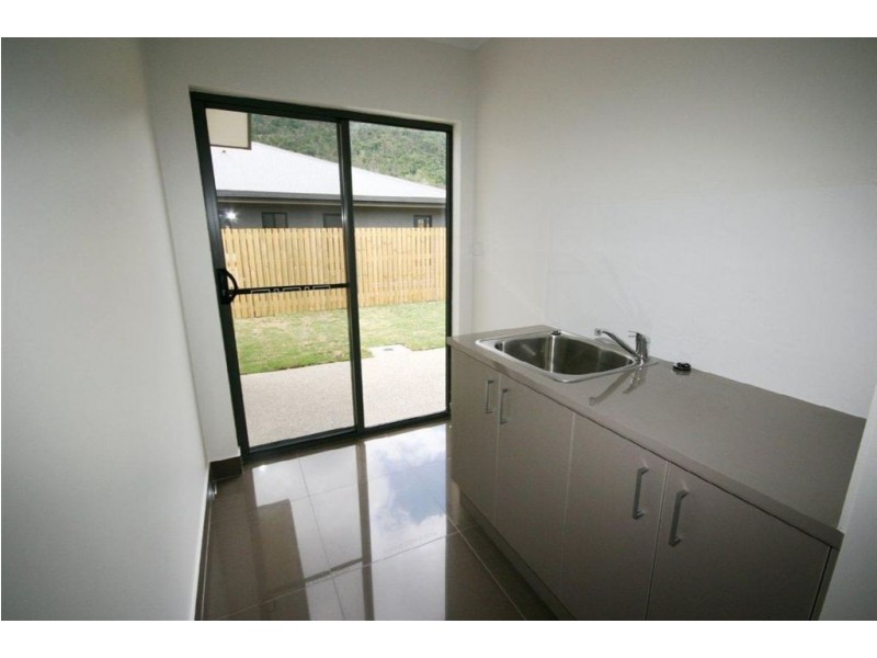 2 Twin Creek Court, Cannonvale QLD 4802