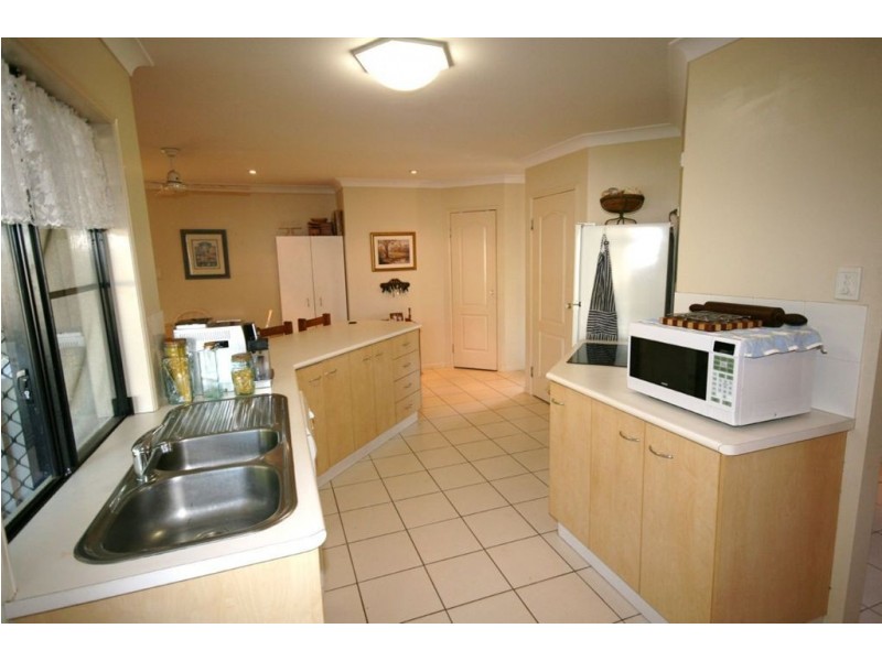 28 Banksia Court, Cannonvale QLD 4802
