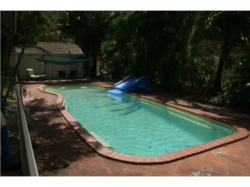 55 Valley Drive, Cannonvale QLD 4802