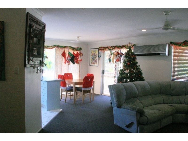 10 Solway Ave, Cannonvale QLD 4802