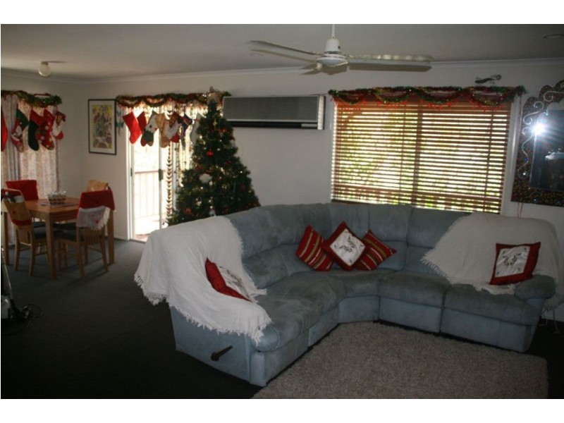 10 Solway Ave, Cannonvale QLD 4802