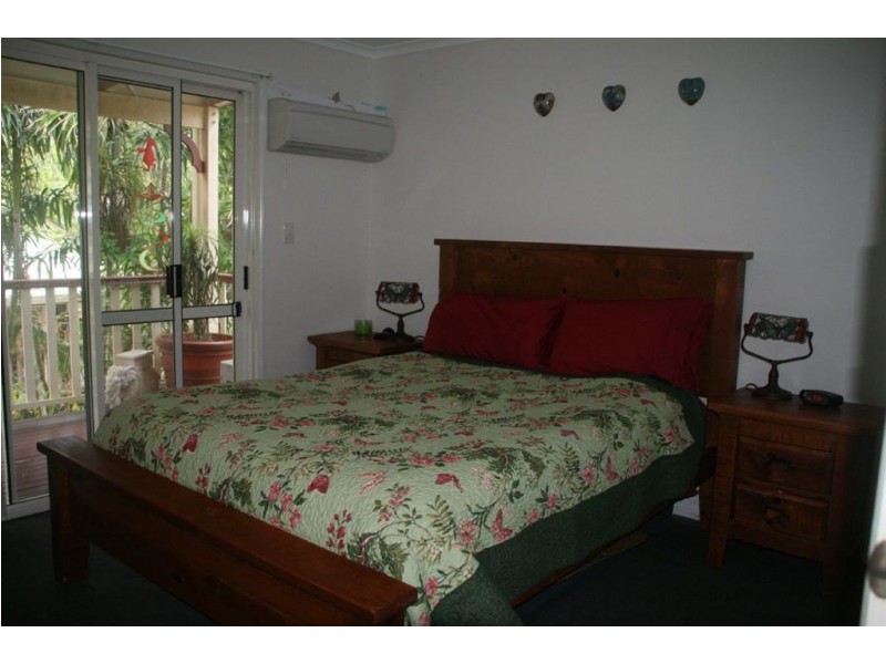 10 Solway Ave, Cannonvale QLD 4802
