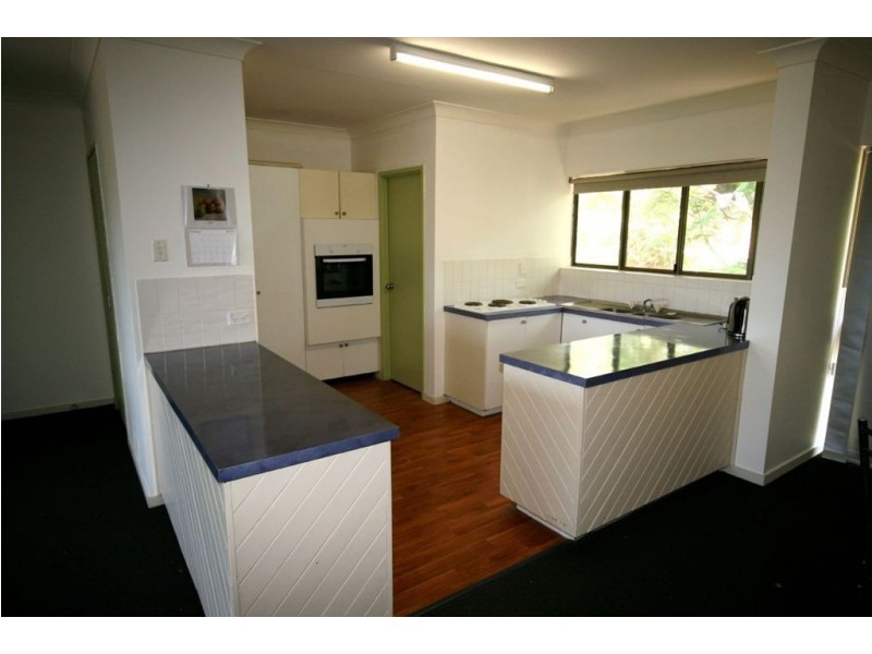 105/2 Eshelby Drive, Cannonvale QLD 4802