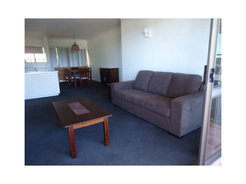 105/2 Eshelby Drive, Cannonvale QLD 4802