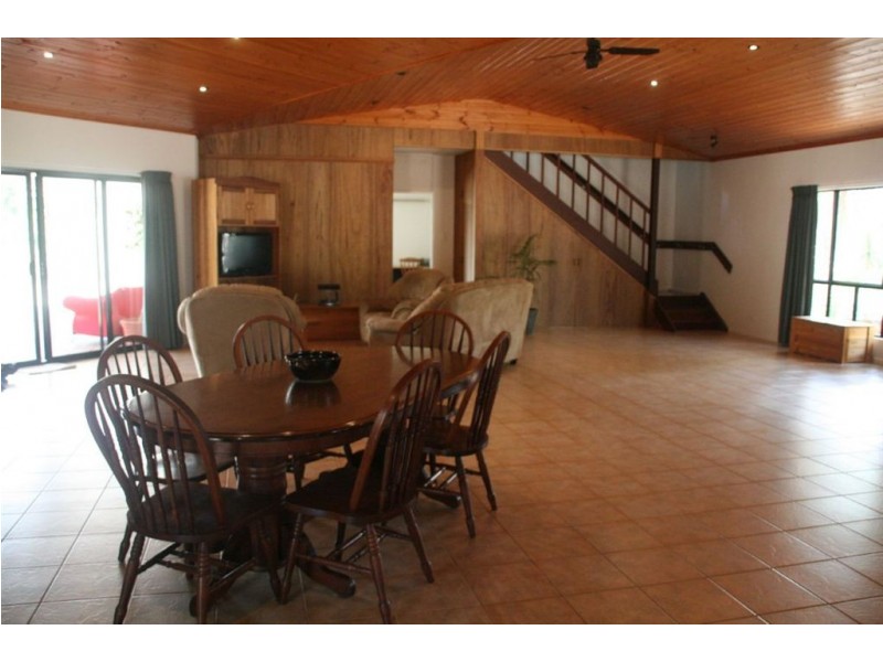 121 Richardson Road, Sugarloaf QLD 4800