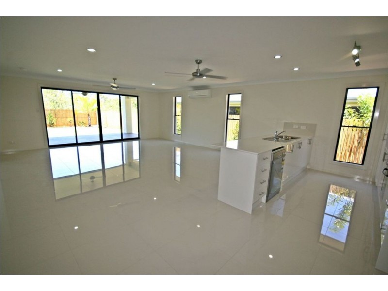 3 Twin Creek Court, Cannonvale QLD 4802