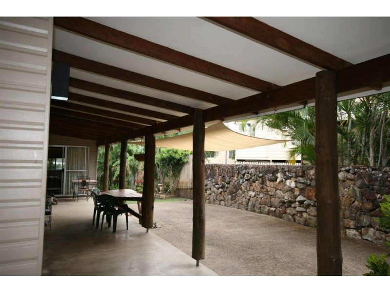 4 Iluka Street, Cannonvale QLD 4802