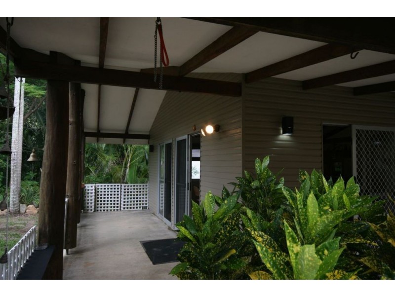 4 Iluka Street, Cannonvale QLD 4802