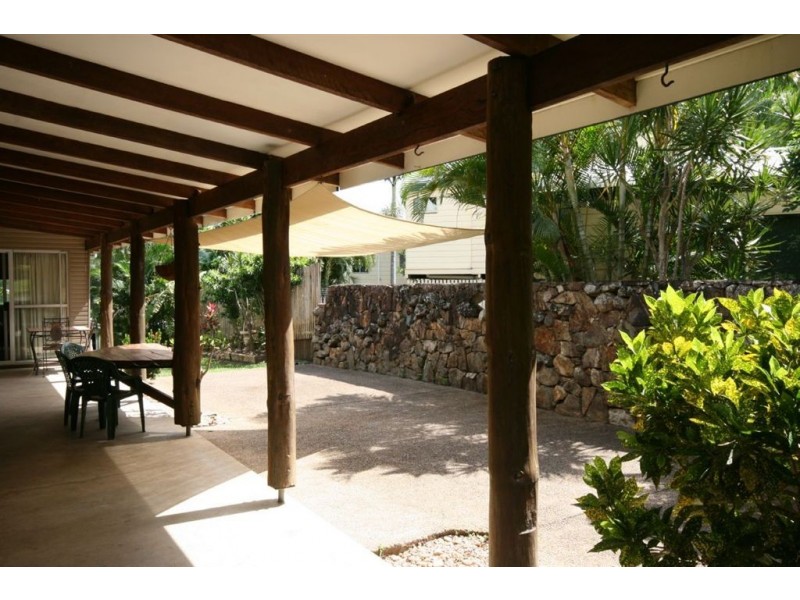 4 Iluka Street, Cannonvale QLD 4802