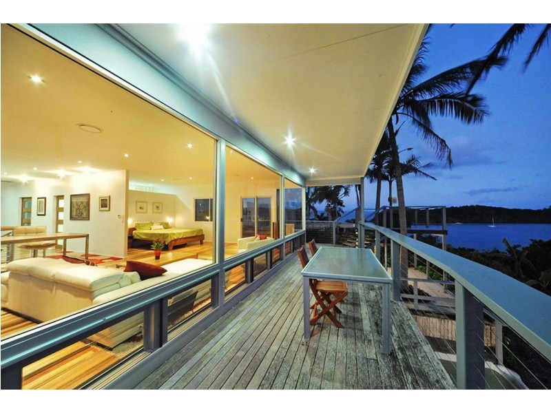 29 Warrain Street, Shute Harbour QLD 4802