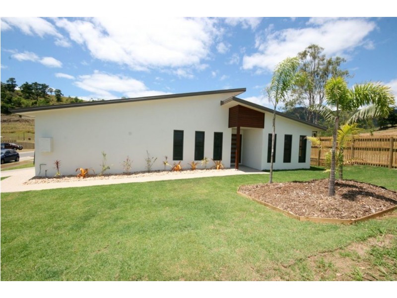 2 Companion Way, Cannonvale QLD 4802