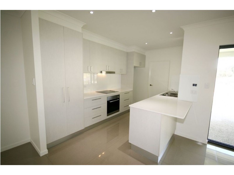 2 Companion Way, Cannonvale QLD 4802