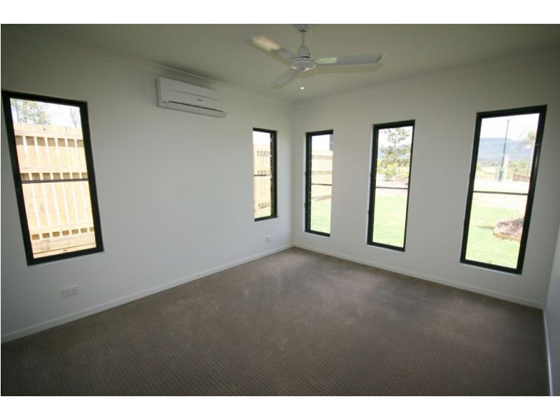 2 Companion Way, Cannonvale QLD 4802