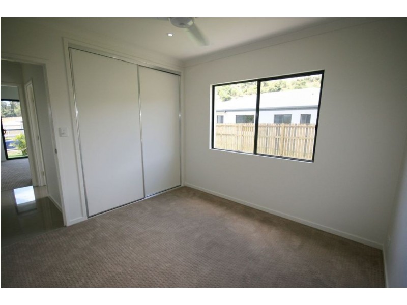 2 Companion Way, Cannonvale QLD 4802