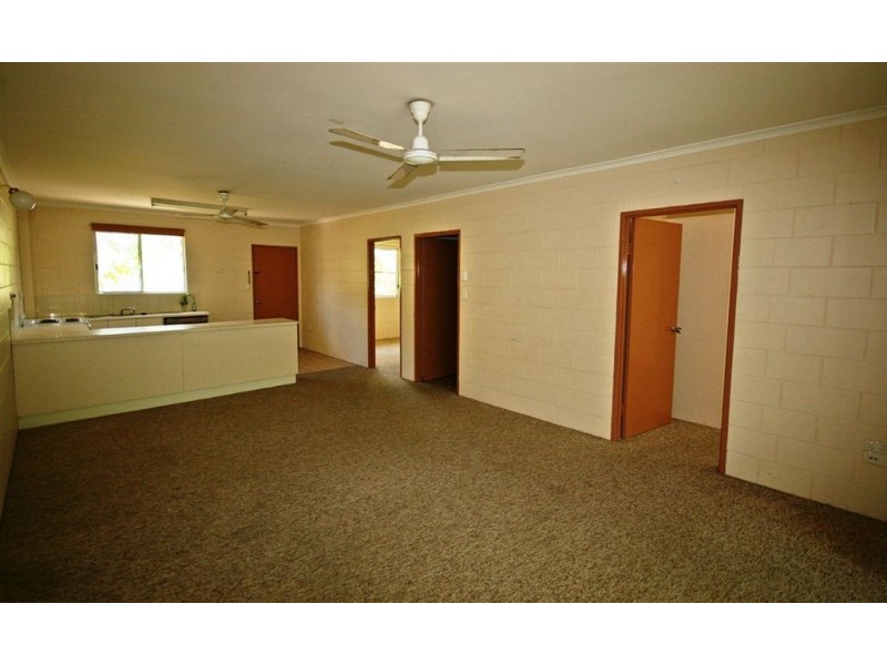 8/14 Island Drive, Cannonvale QLD 4802