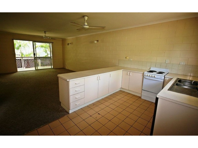 8/14 Island Drive, Cannonvale QLD 4802