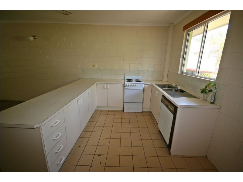 8/14 Island Drive, Cannonvale QLD 4802