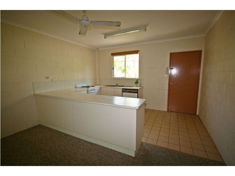 8/14 Island Drive, Cannonvale QLD 4802