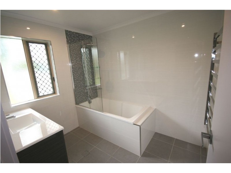 40 South Molle Blvd, Cannonvale QLD 4802