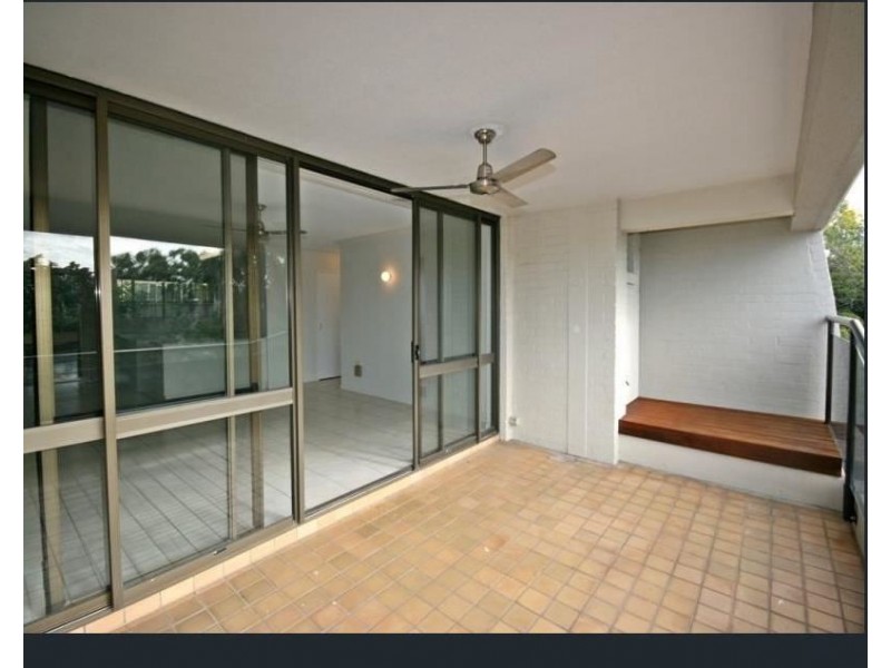 104/2 Eshelby Drive, Cannonvale QLD 4802