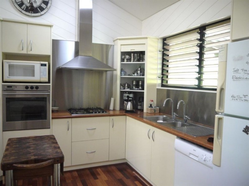 160 Paluma Road, Cannonvale QLD 4802