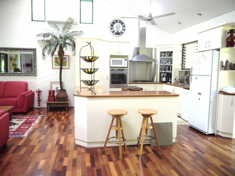 160 Paluma Road, Cannonvale QLD 4802