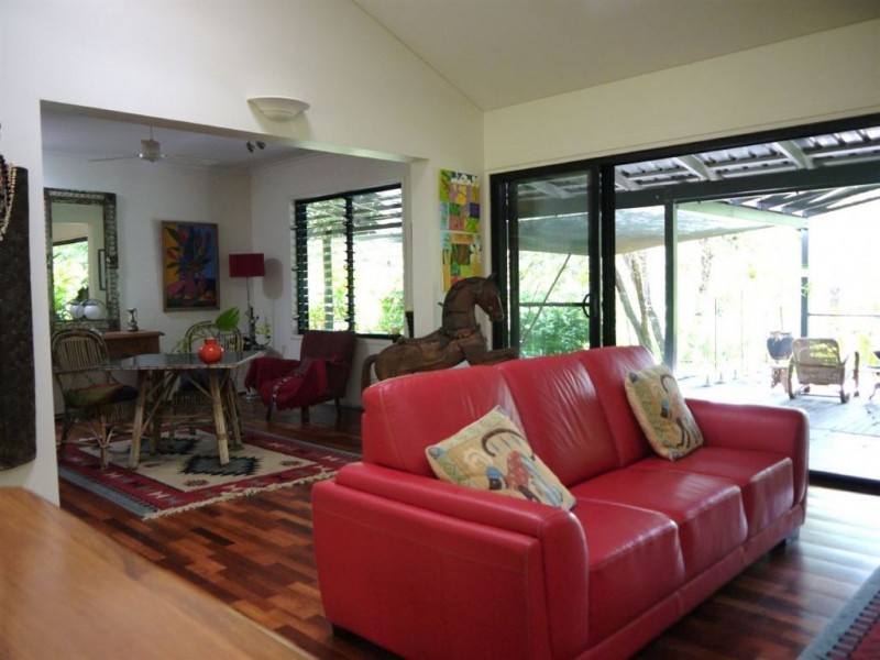 160 Paluma Road, Cannonvale QLD 4802