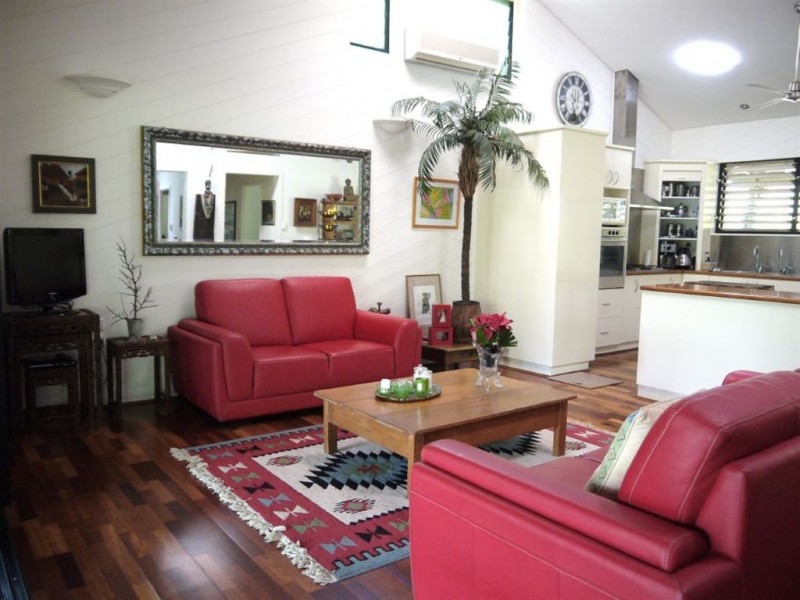 160 Paluma Road, Cannonvale QLD 4802