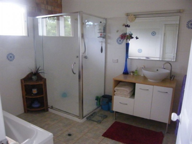 4 Dixon Place, Cannonvale QLD 4802