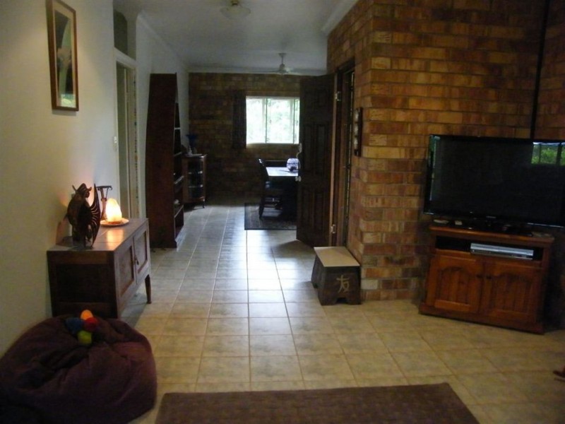 4 Dixon Place, Cannonvale QLD 4802